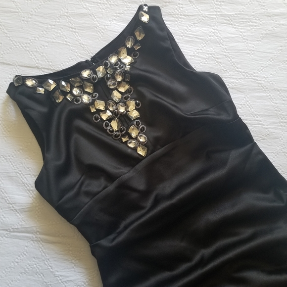 LBD Crystal Embellishment - Picture 3 of 8
